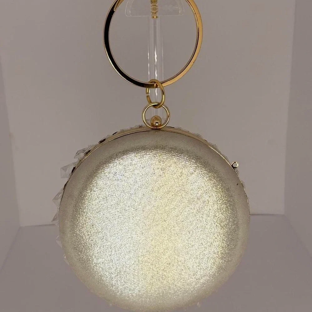 Chandelier‎ Clutch